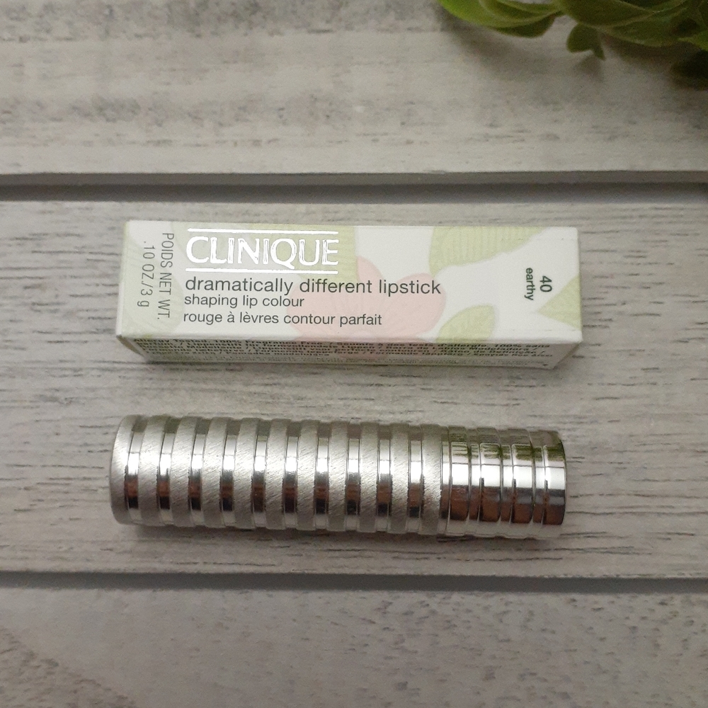 Clinique Dramatically Different Lipstick 40 Earthy
